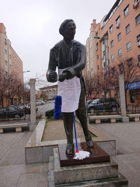 estatuas-barrio-del-puerto-8-de-marzo-9